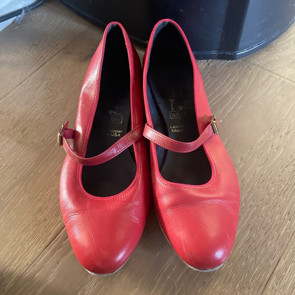 Tic tac toes red leather ballet Mary Janes size 8.5 women’s